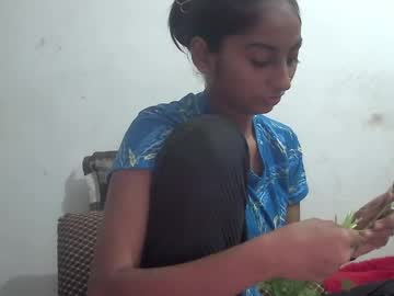 The_right_girl with friend