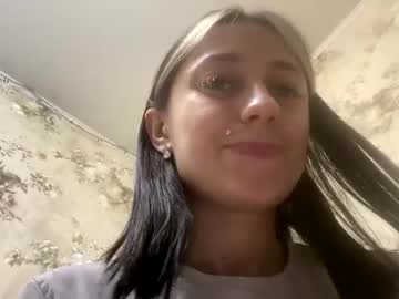 Viktoria9898 swallow cum camshow