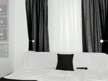 Crazy_squirter ass play camshow