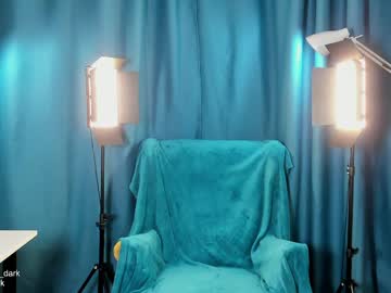 Aliska_dark self squirt