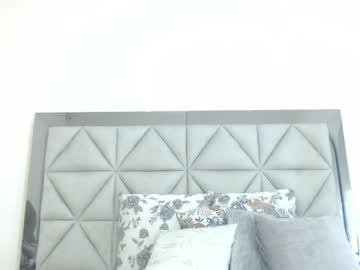 Genesis_moretz with friend