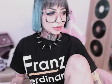 Nikkiramone toy fun show