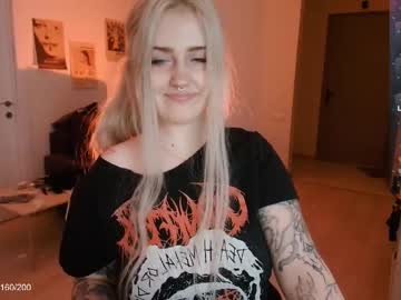 Gothkittys dildo show