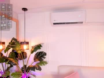 Nicole_whitee ass play - 11-10-2022