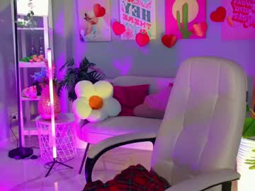 Sarahholly lesbian show