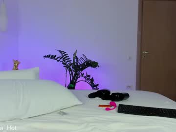 Laranya tits and ass camshow