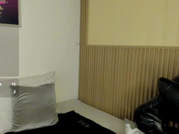 Summer_night_ lesbian show