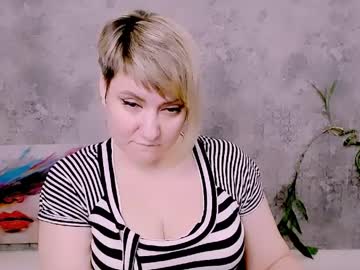 Djullia tits camshow