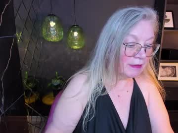 Natalicloud tits and ass