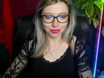 Heidi_pleasure tits and ass