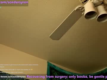 Tricky_nymph pussy play camshow - 08-25-2022