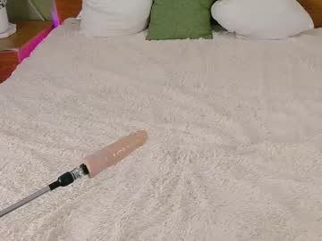 Britneyfoxxxx1 pussy play