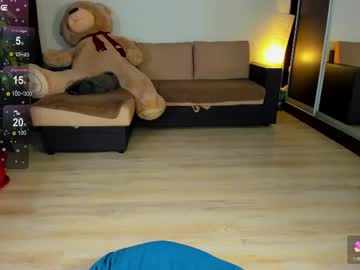 Carolina_bby ass play