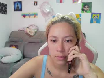 Hot_mommymia with friend