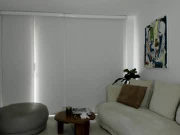 Body_desire tits and ass show