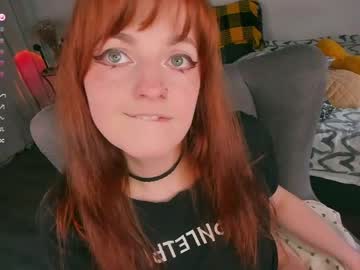 Juliet_schoolgirl tits