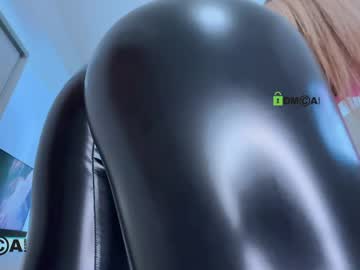 Scarlettandtom tits show