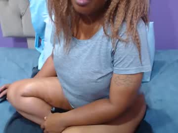 Peachassxx tits and ass show