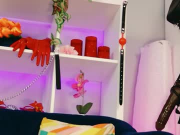 Ella_kross tits and ass