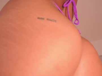 Lillythompson_ pusssy camshow