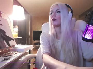 Tinykylie oiled - 13.03.2023