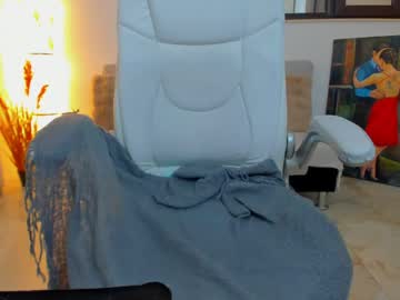 Kaya_kiss tits and ass