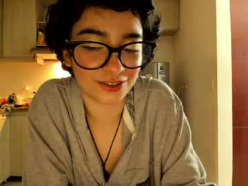 Petitee_lunna self squirt show