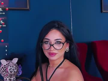 Madyluxx pussy play