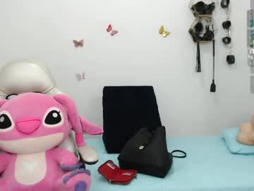 Mom_17 tits - 08-05-2023