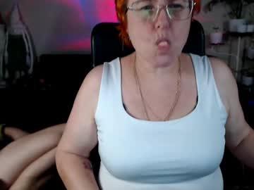 Joannaandneighbour cum on face show