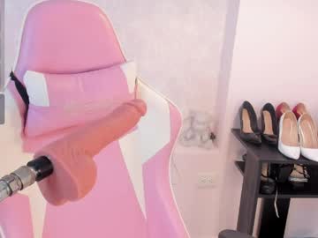 Nahomyroberts with friend