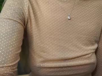 Roshen_amira pussy camshow