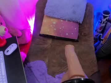 _antonella_dreams tits and ass show