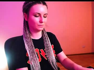 Too_beautiful ass play show