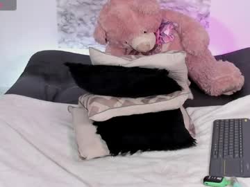 Charis_hill ticket show