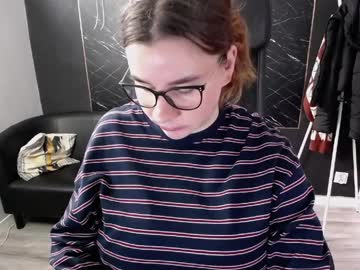 Littleviki_ deepthroat camshow - 01/25/2024