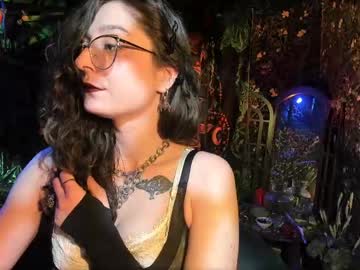 _lady_luna_ squirt camshow - 27 October 2023