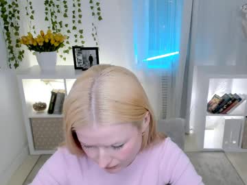 Laly_peach with friend - 2022 September 17