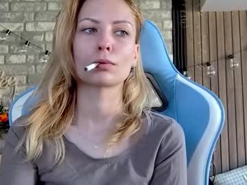 Karoline121 self squirt show