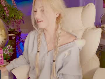 Talulaa tits and ass camshow