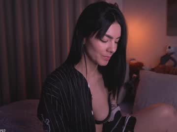 Hollylinder_ hot camshow - 2023 April 22
