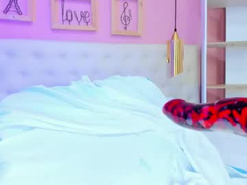 Emi_sary with friend