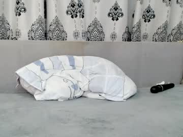 Sweetdaiana23 ass play show