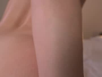 Ella_twinkle fingering camshow