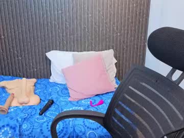 Channel_brunette masturbation show