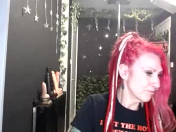 Saucysky fingering camshow