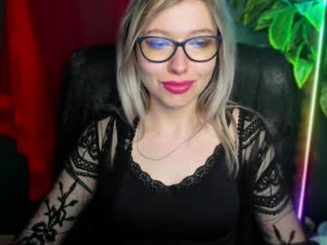 Heidi_pleasure tits