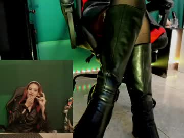 Julieta_wall2 dildo show