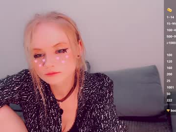 Alicenya with friend show