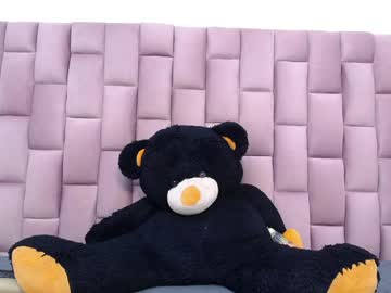 Roxannehott with friend camshow